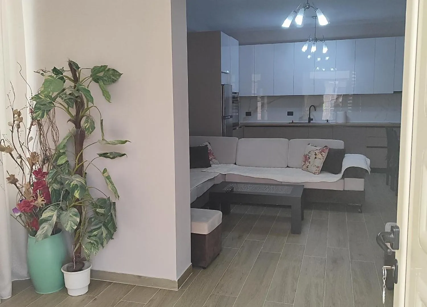 Large Apartment Vlore 0*,